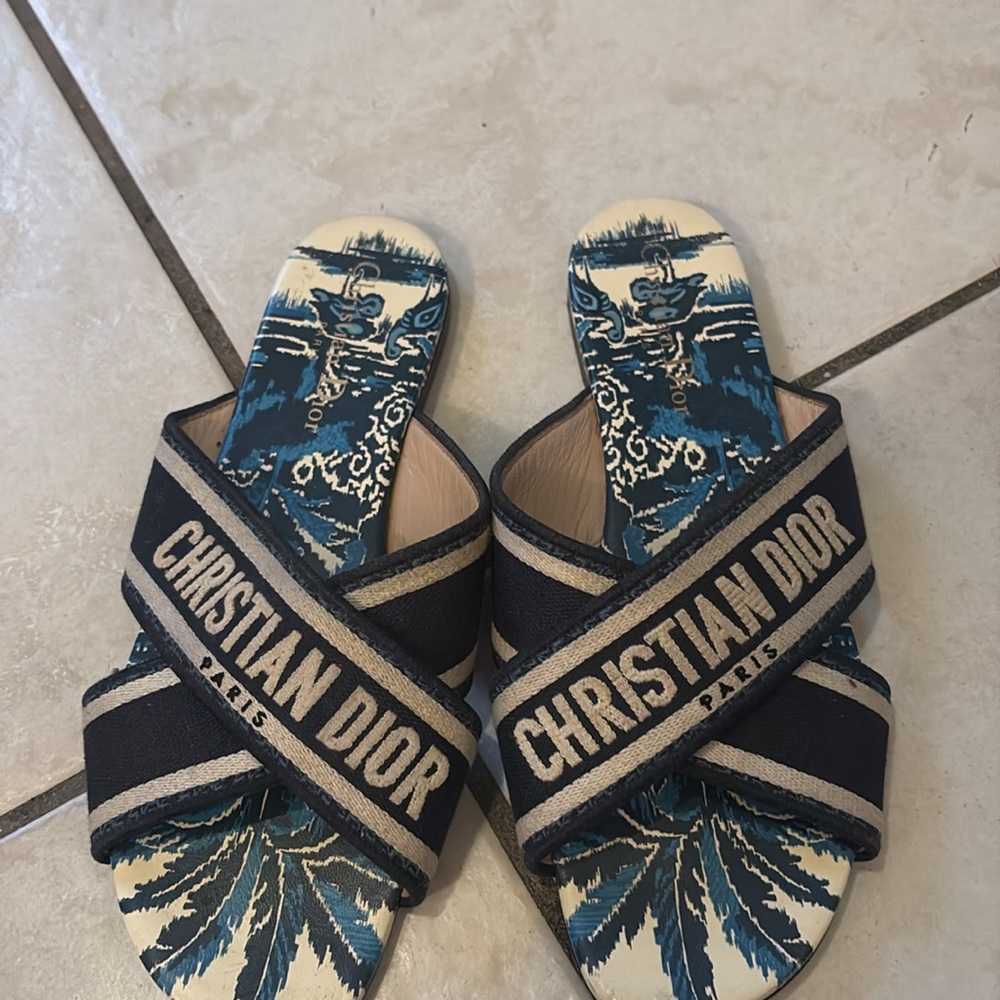 Christian Dior - Picture 4 of 4